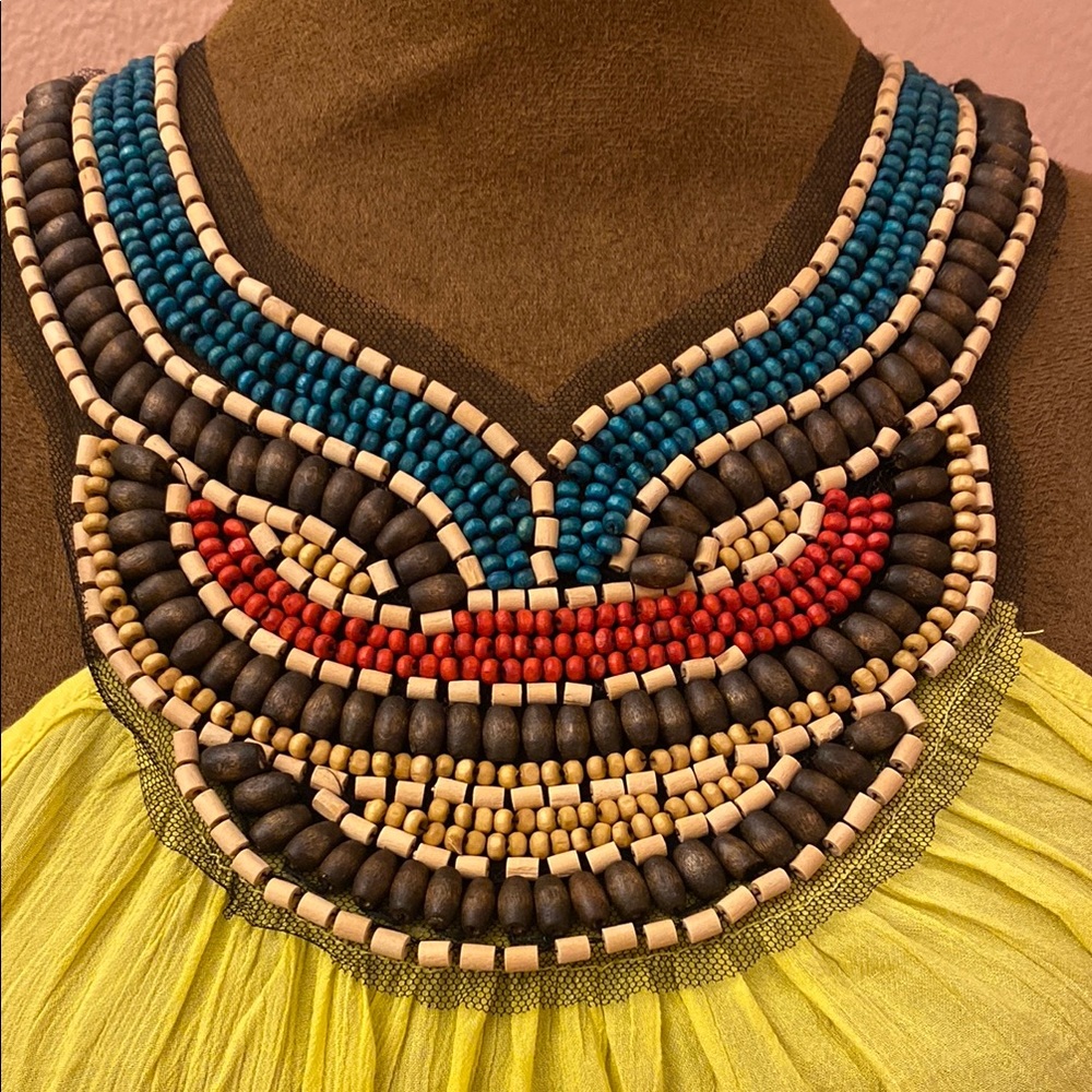 MAX EDICIÓN. Yellow Beaded Halter Top - Picture 3 of 7